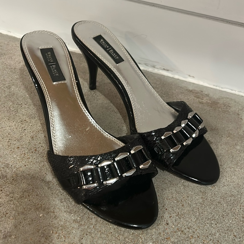 White HOuse Black Market heels size 8